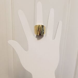 Fashion Jewelry Hammered Goldtone Ring Size 7.5-7.75, Chic, Stylish, Bold